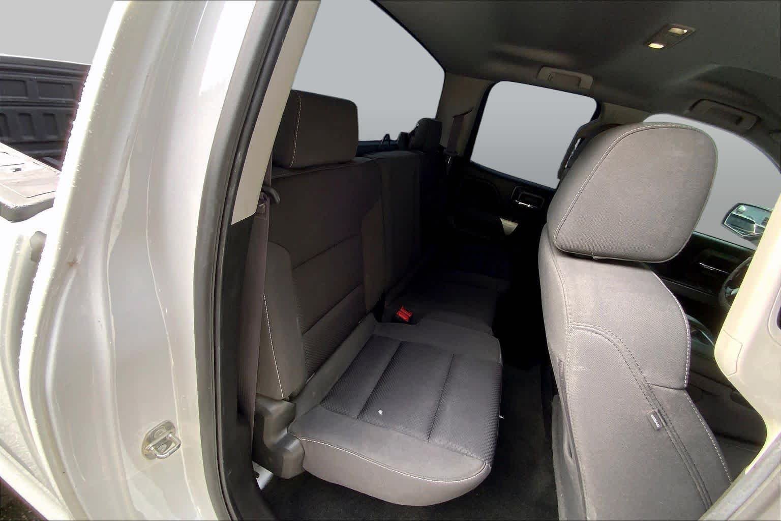 Used 2016 Summit White Chevrolet LT image 18