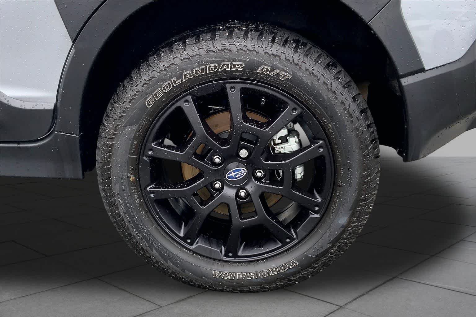 Used 2025 Ice Silver Metallic Subaru Wilderness image 11