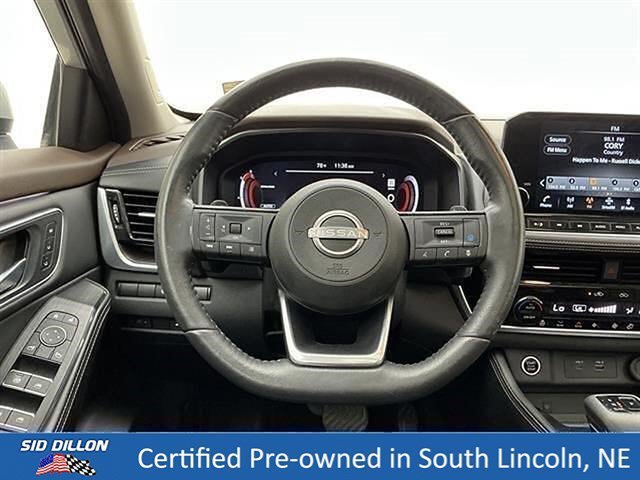 Used 2022 Brilliant Silver Metallic Nissan Platinum image 21