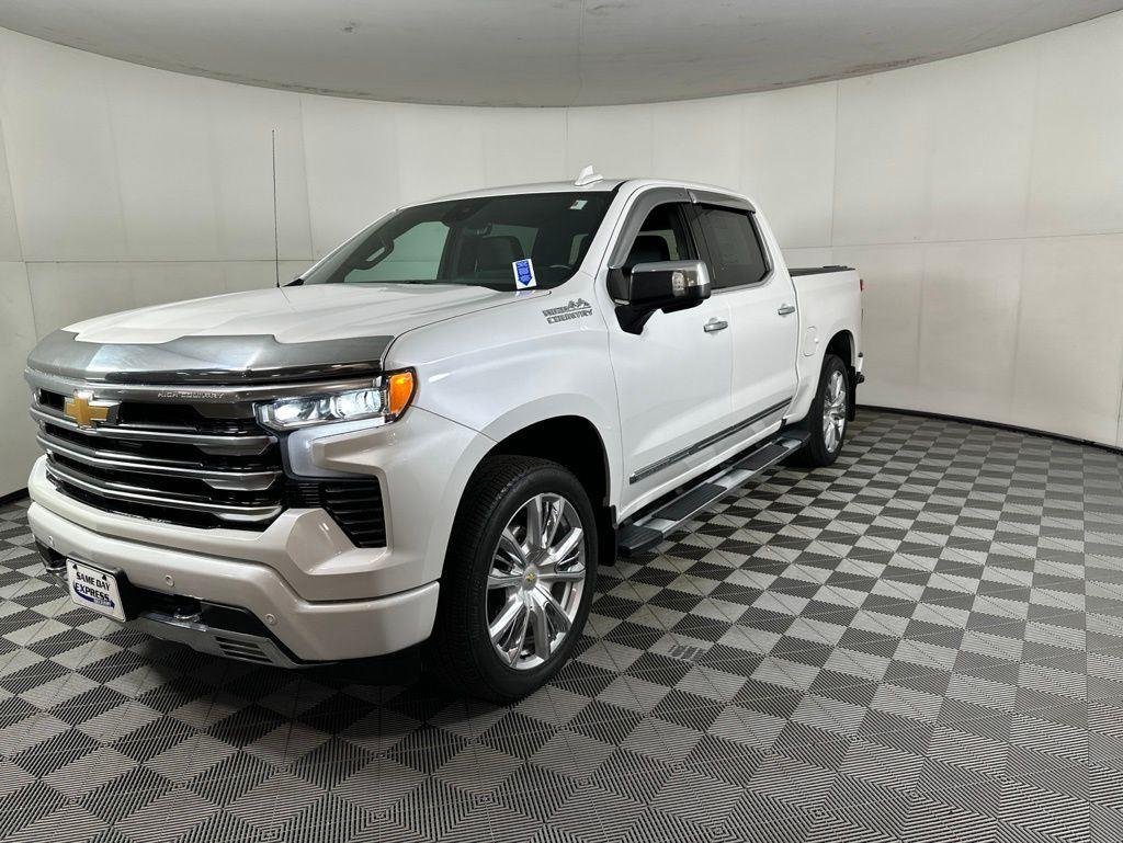 Used 2024 Pearl Chevrolet High Country image 23