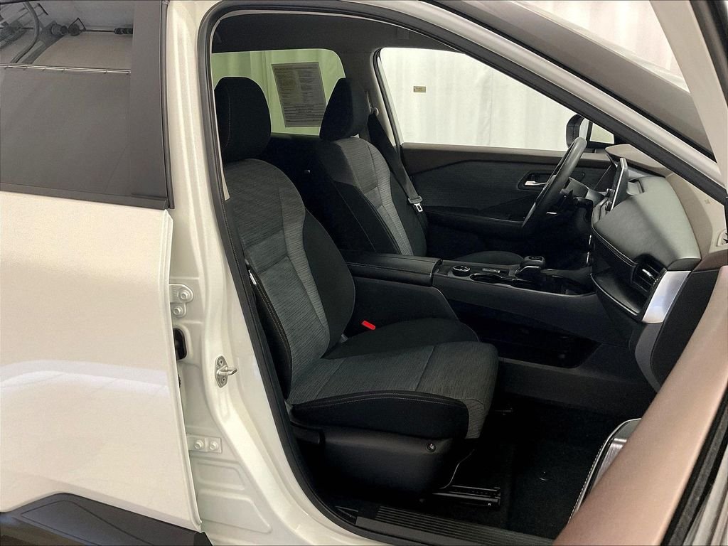 Used 2023 White Nissan SV image 11