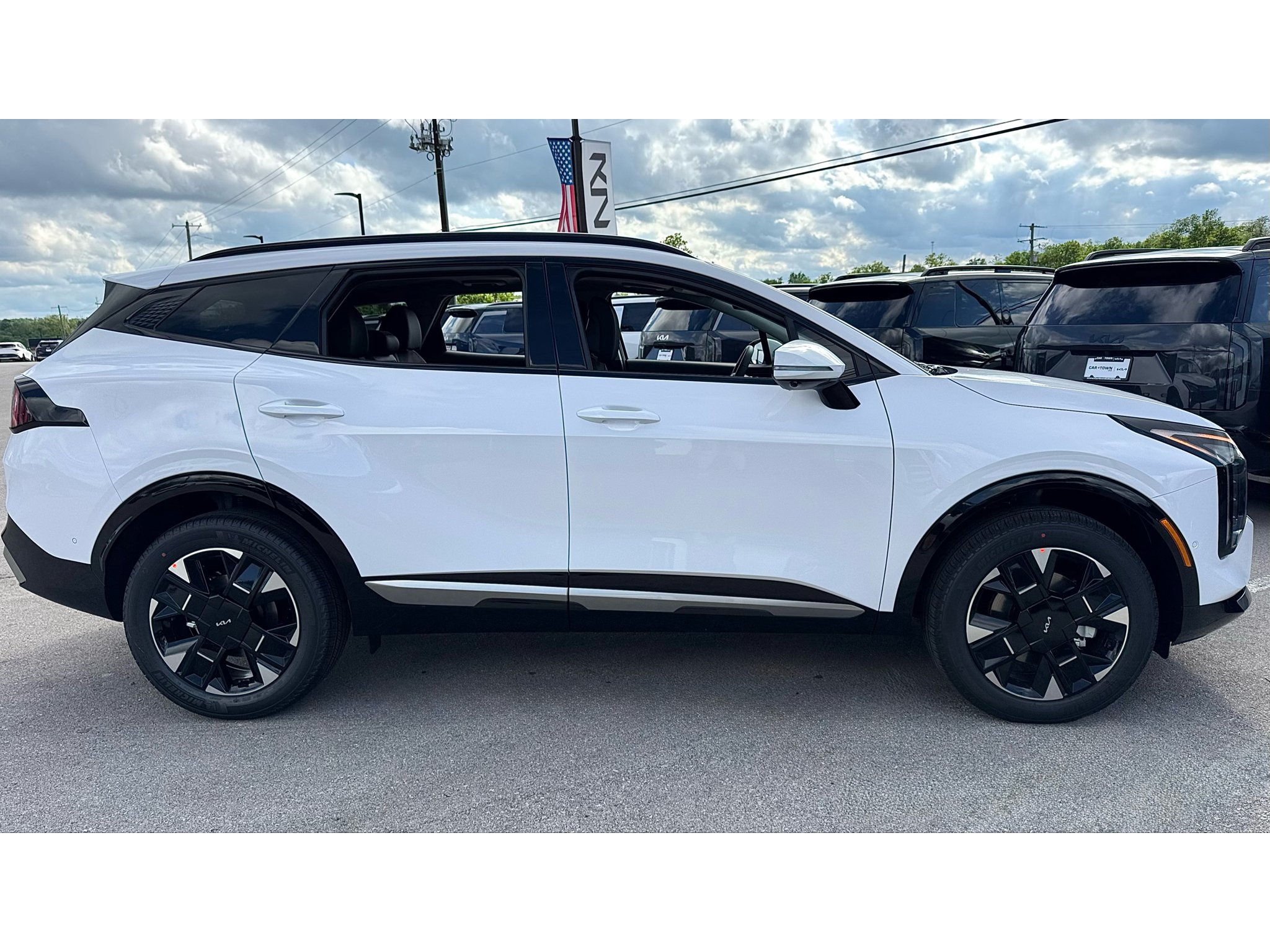 New 2027 Glacial White Pearl Kia SX Prestige image 3