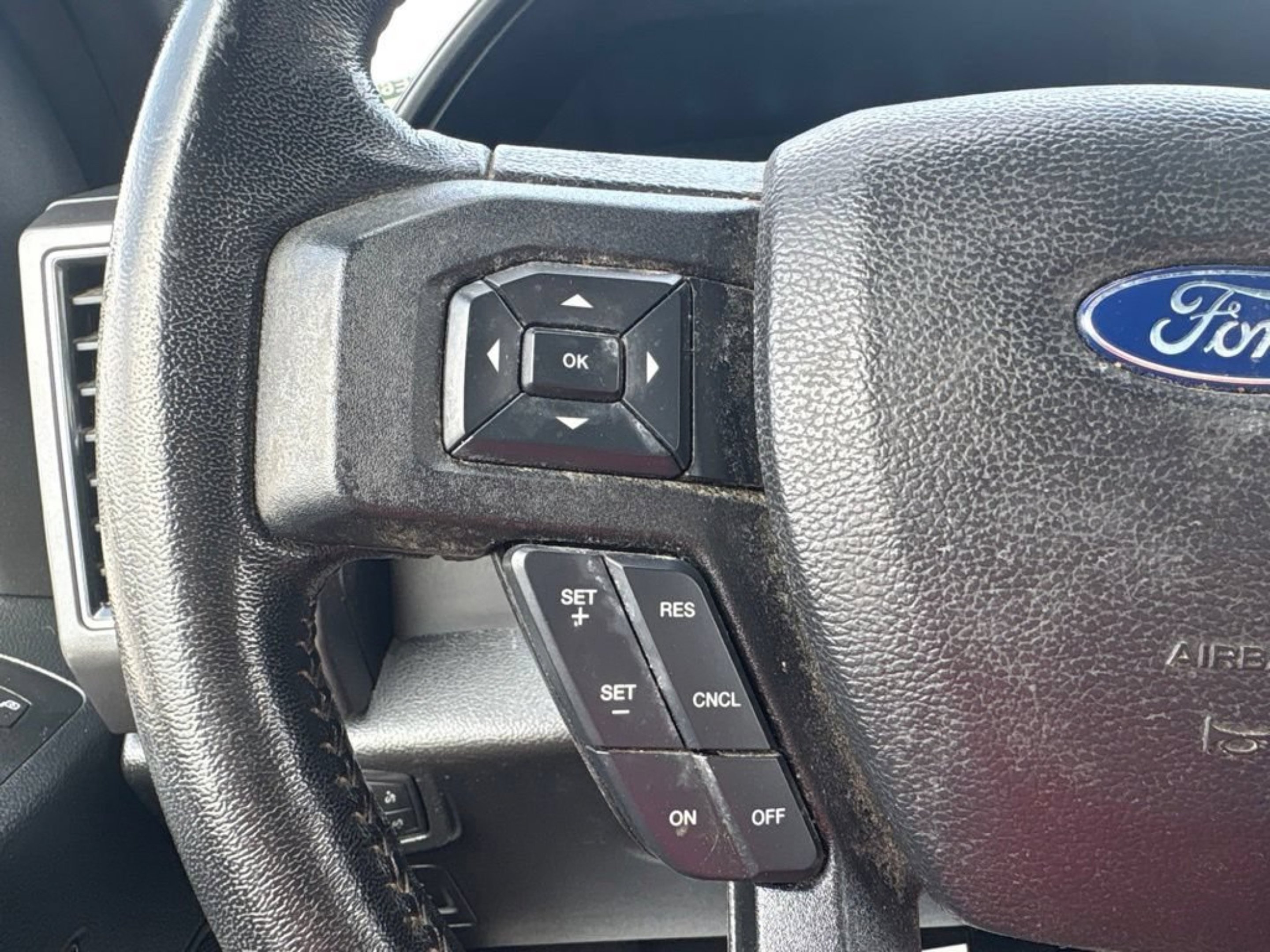 Used 2018 Lightning Blue Ford XLT image 12
