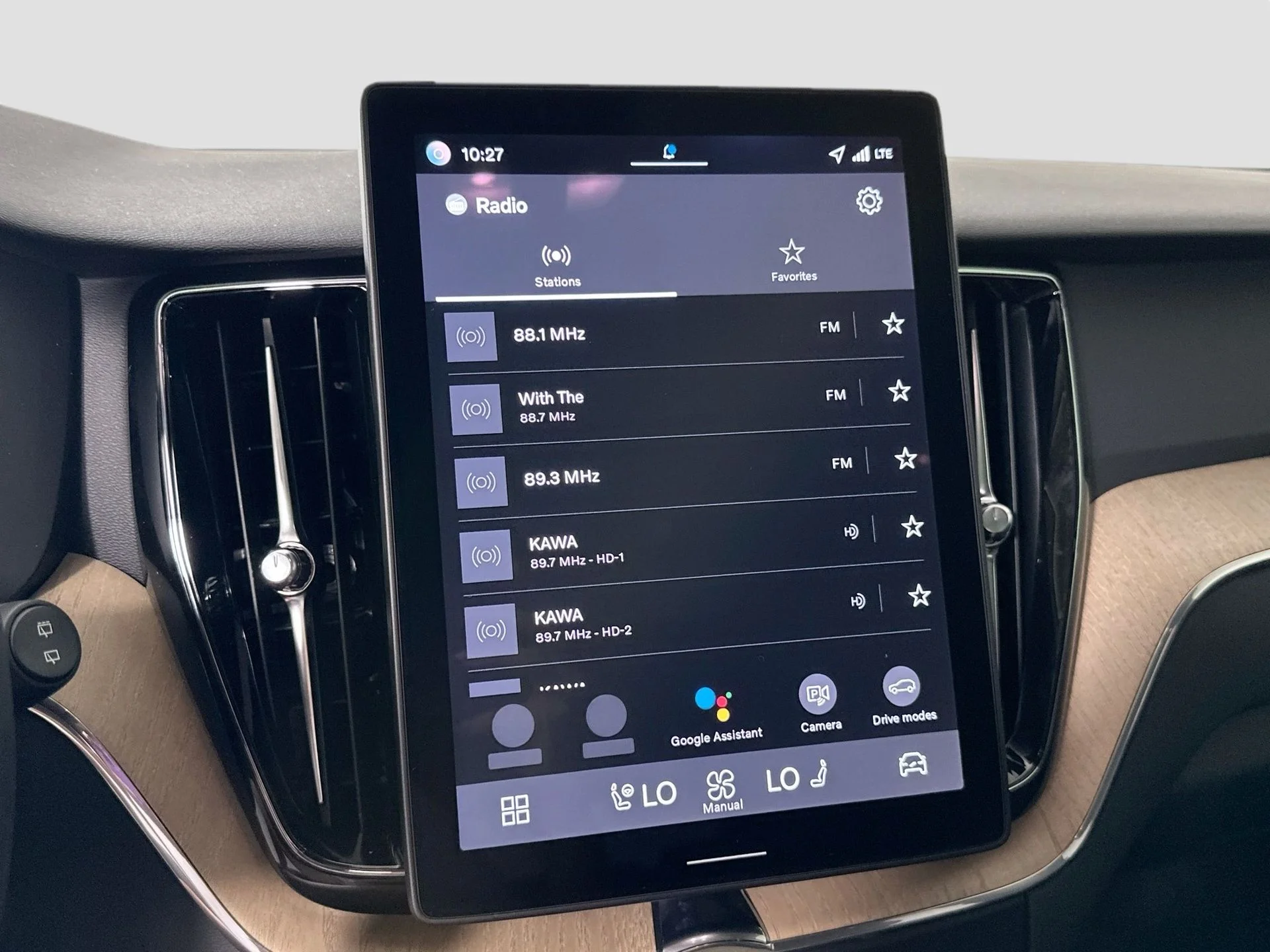 2026 Volvo XC60 Plus - Photo 14