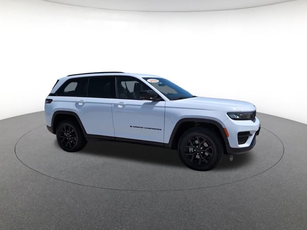 Used 2025 White Jeep Altitude X image 5