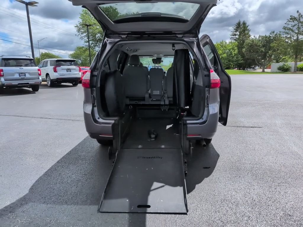 Used 2020 Gray Toyota L image 3