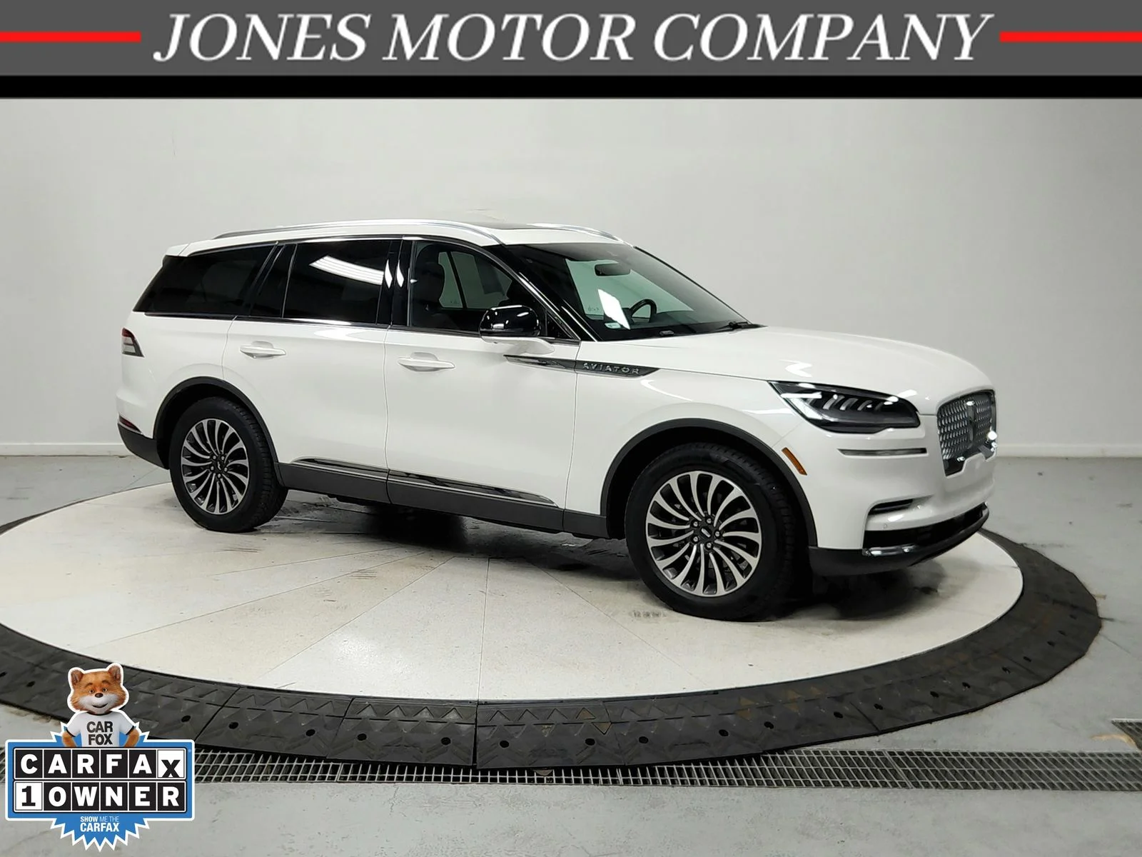 Used 2023 Pristine White Lincoln Reserve image 1