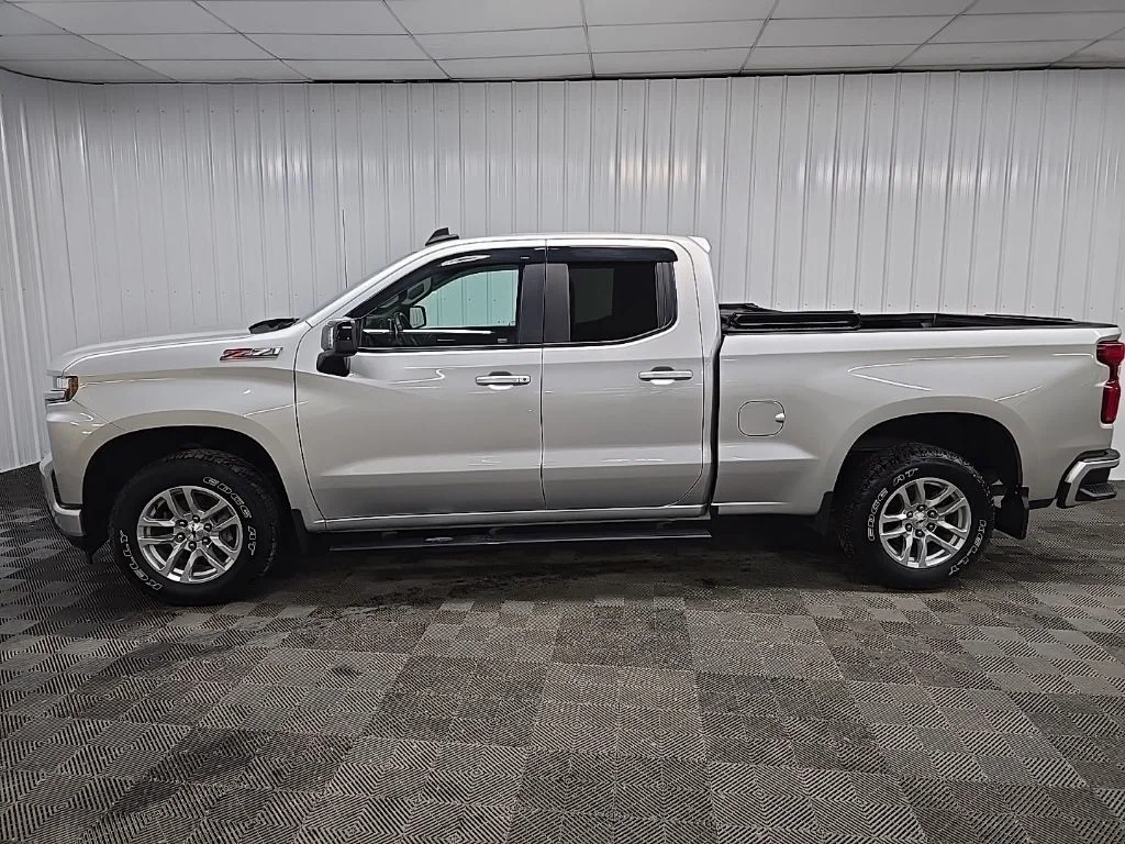 Used 2020 Silver Chevrolet RST image 5