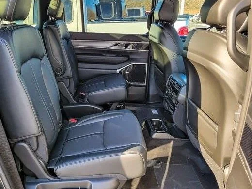 New 2026 High Gloss Black Exterior Paint Jeep Limited Altitude image 27