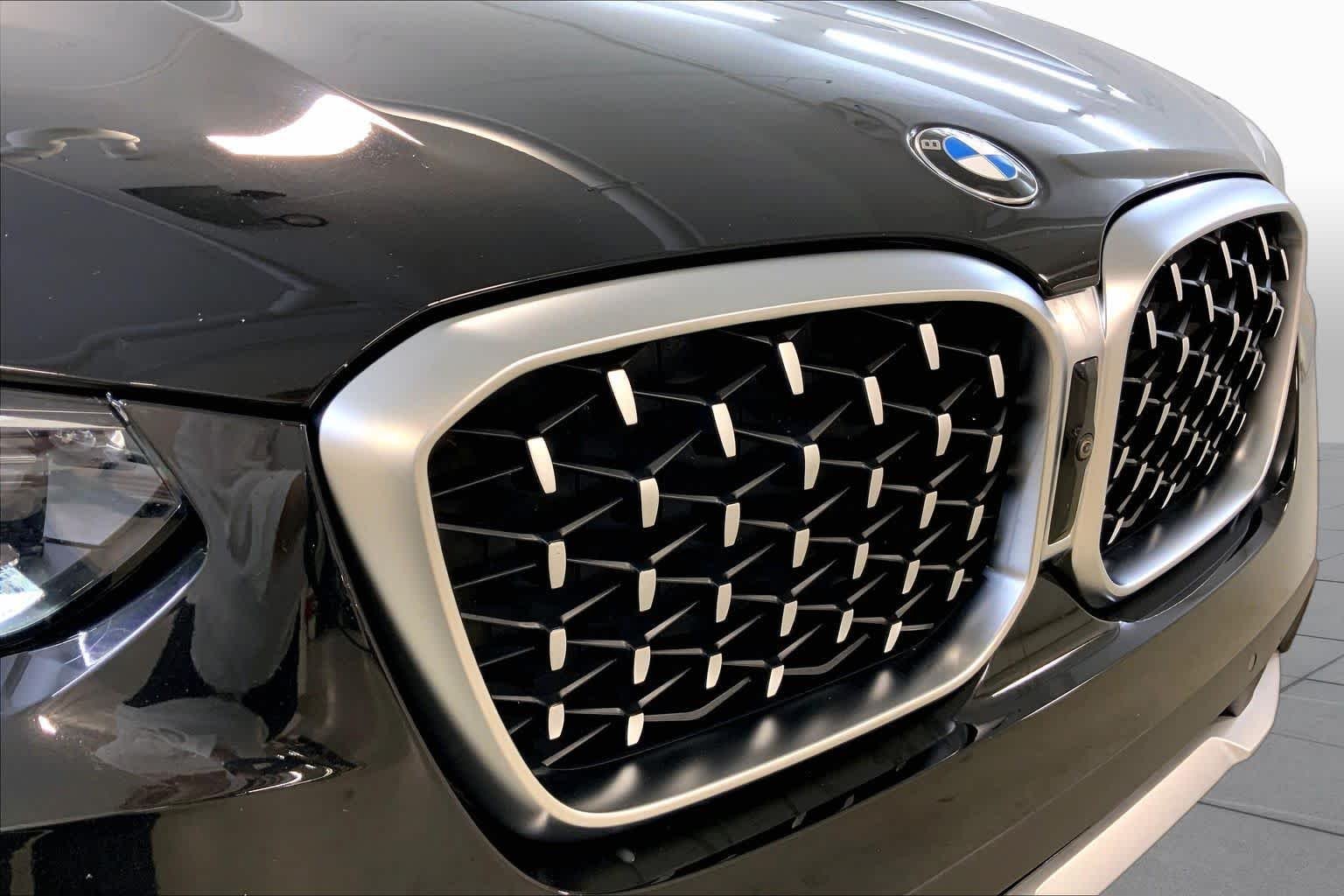 Used 2024 Black Sapphire Metallic BMW xDrive30i image 32