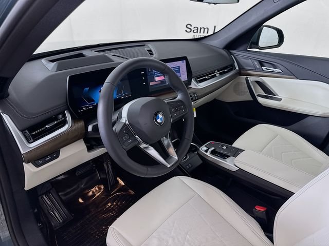 New 2026 Green Metallic BMW xDrive28i image 9