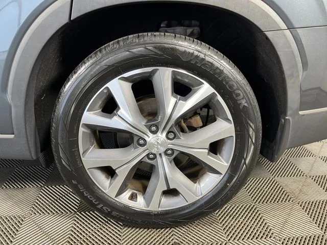 Used 2022 Gray Hyundai SEL image 10