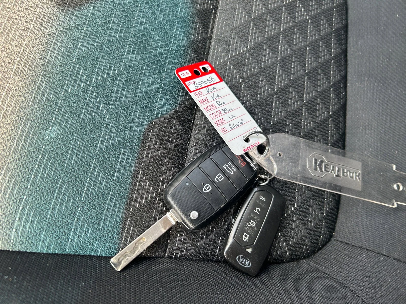 Used 2019 Blue Kia LX image 23