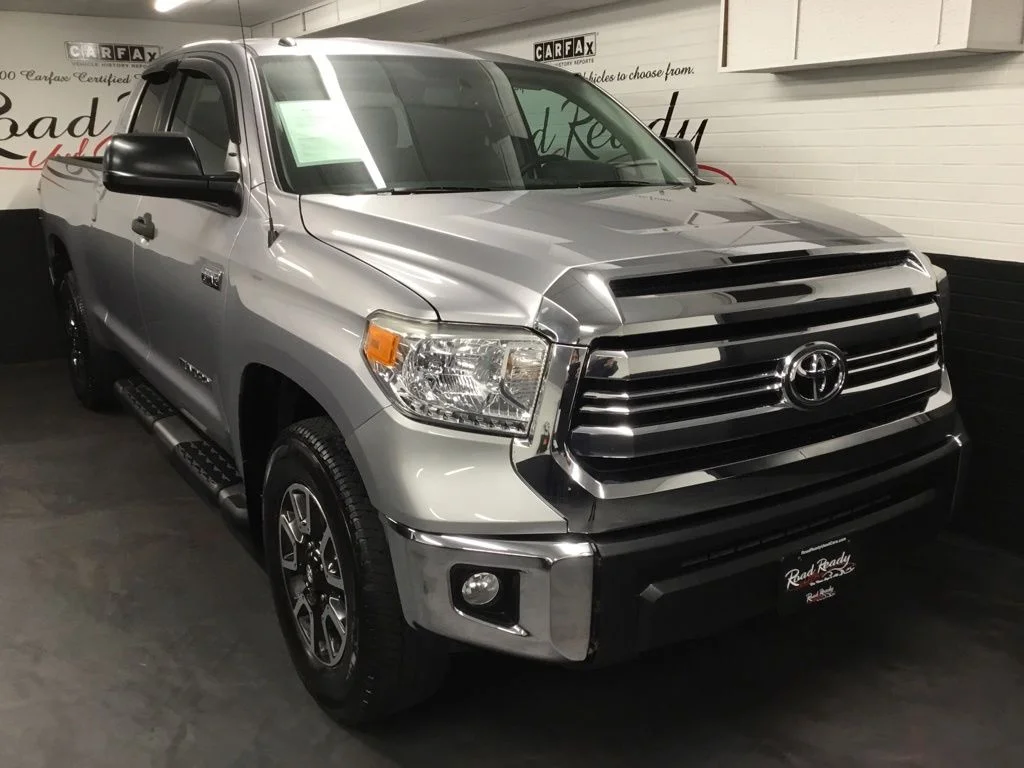 Used 2017 Silver Toyota SR5 image 2