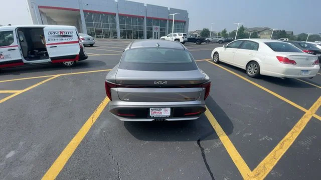 2025 Kia K4 LXS - Photo 9
