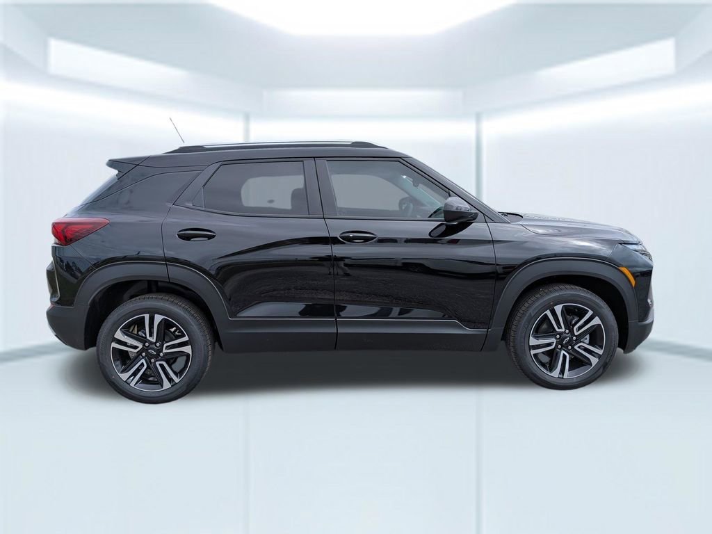 New 2026 Mosaic Black Metallic Chevrolet LT image 8