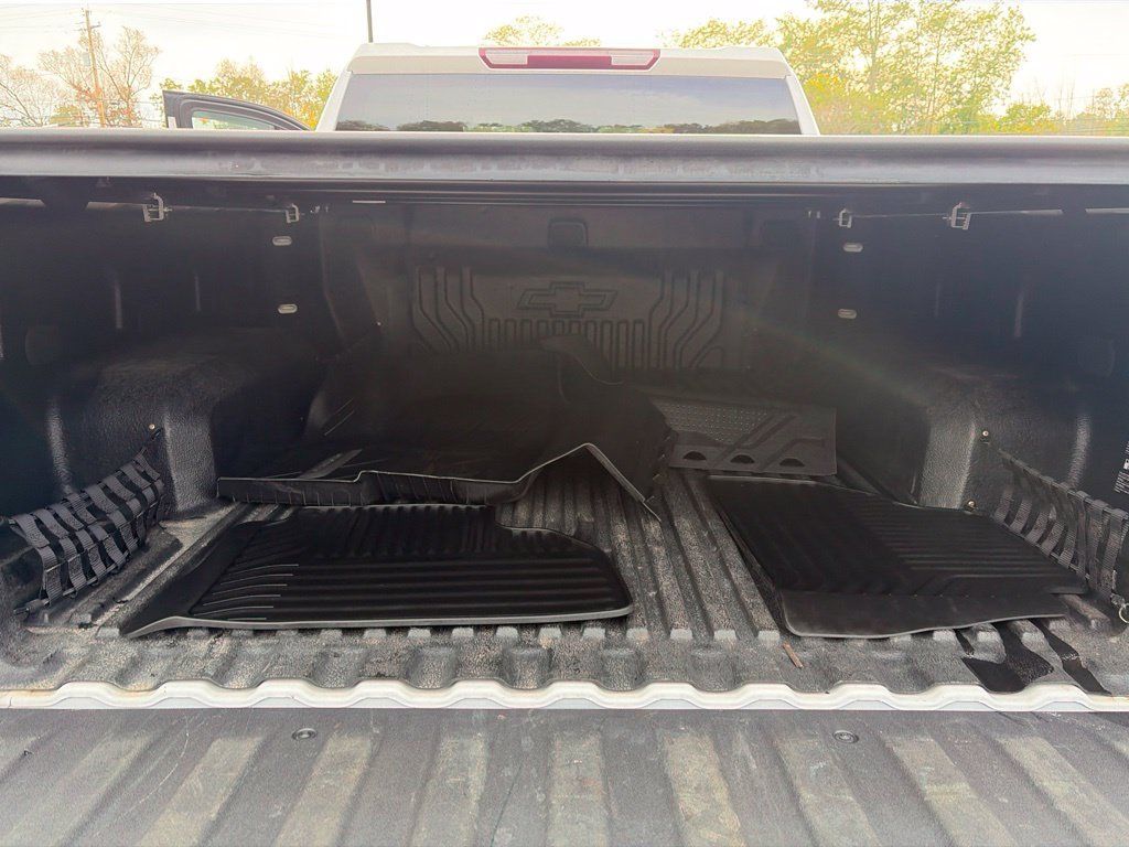 Used 2024 White Chevrolet Custom image 14