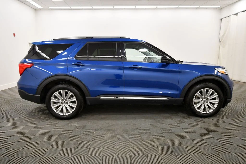 Used 2022 Blue Ford Limited image 9