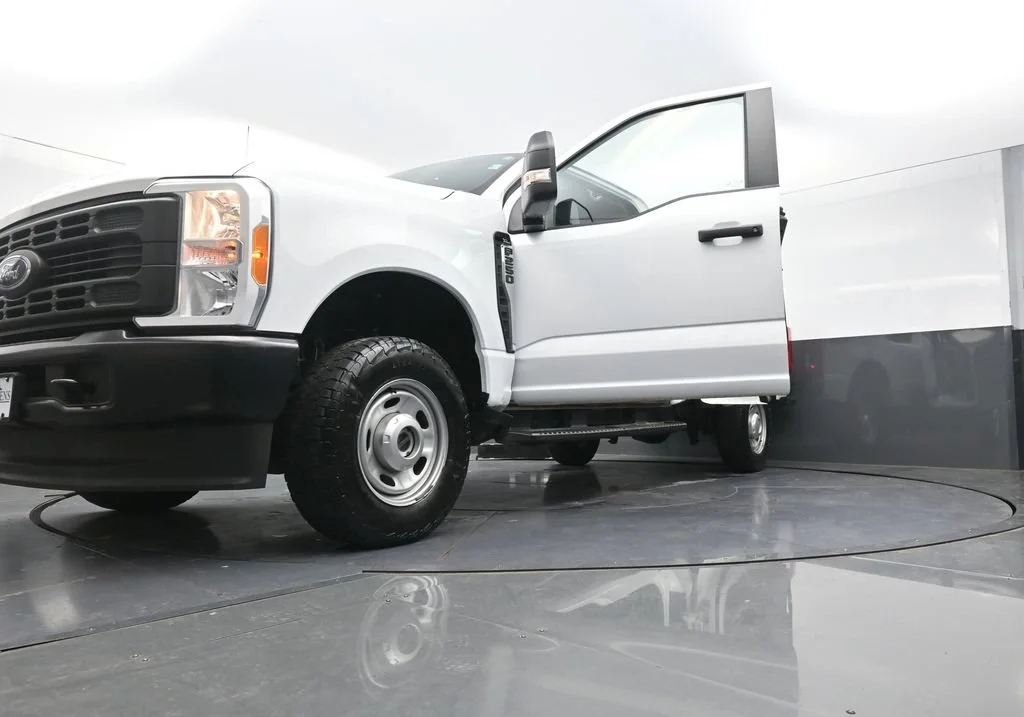Used 2023 White Ford XL image 31