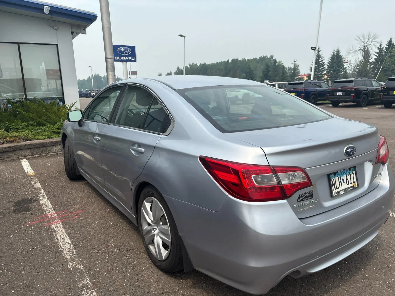 Used 2015 Ice Silver Metallic Subaru 2.5i image 3