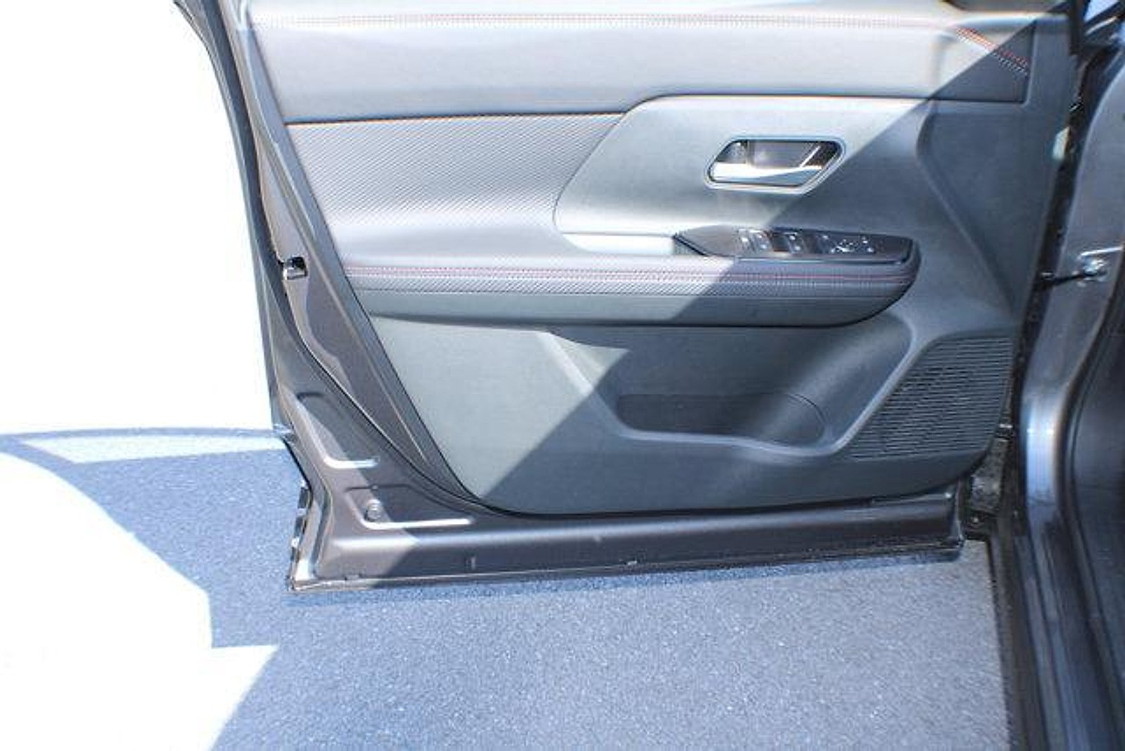 2026 Nissan KICKS SR - Photo 6