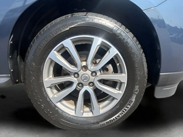 Used 2015 Blue Nissan SV image 37