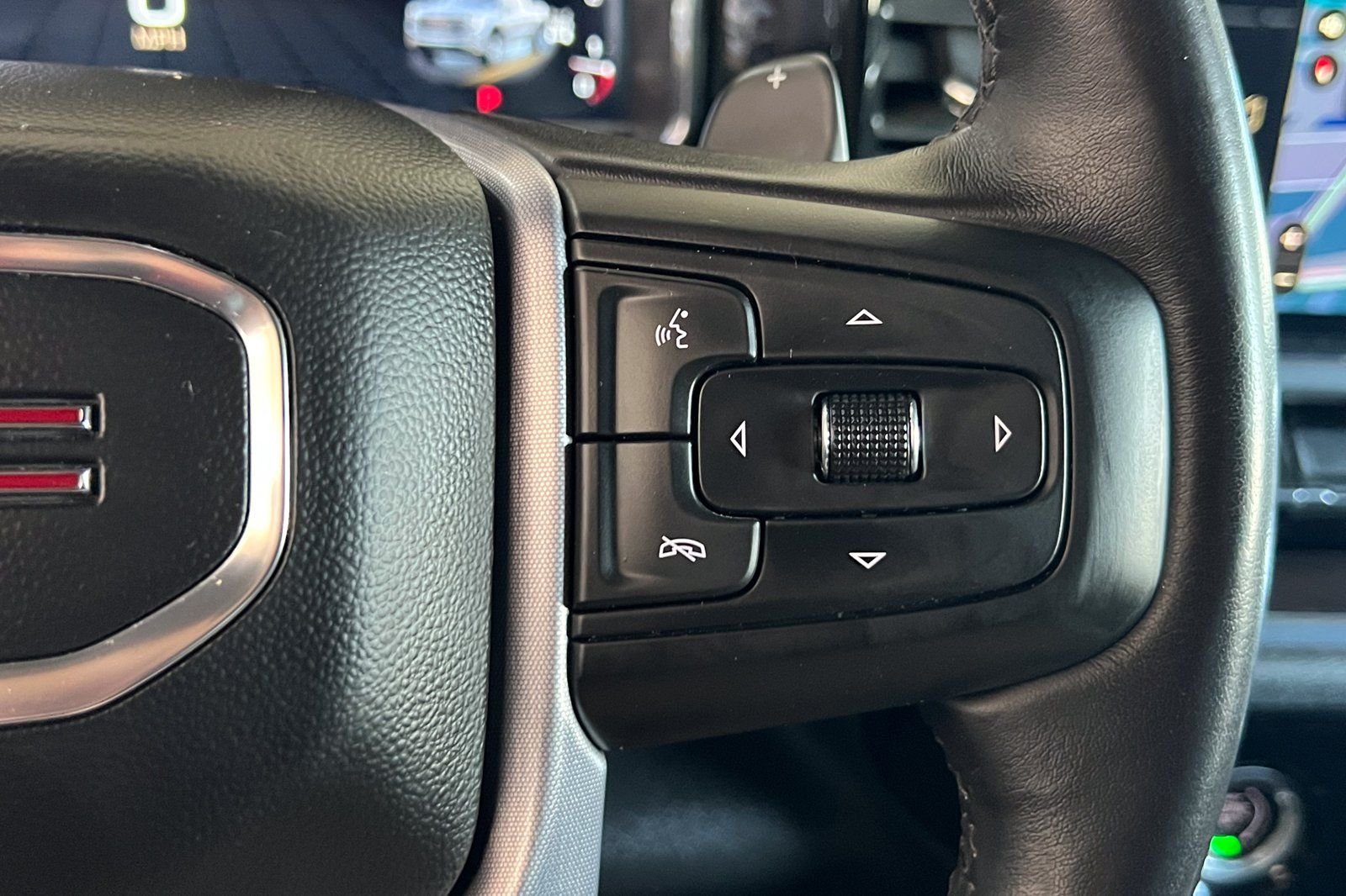 Used 2023 Silver GMC SLT image 28