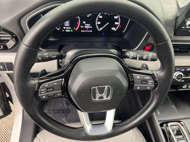Used 2023 White Honda Touring image 21