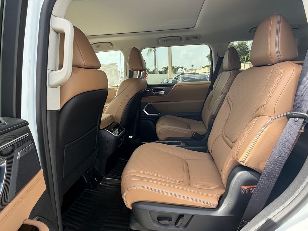 New 2027 RADIANT WHITE INFINITI Luxe 4WD image 14