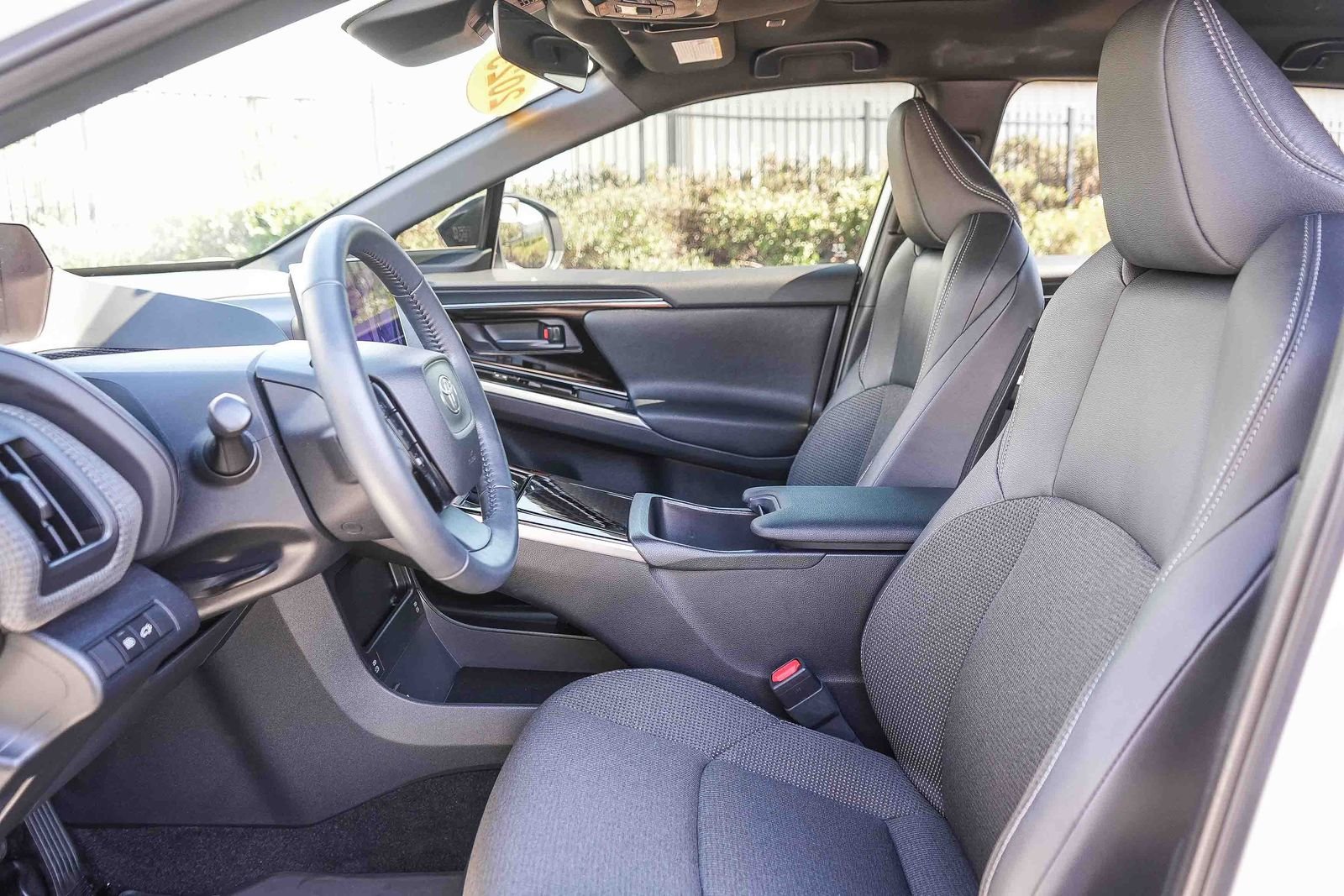 Certified Used 2025 Pearl Toyota XLE image 21