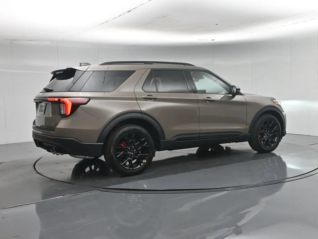 New 2027 Marsh Gray Ford ST image 28