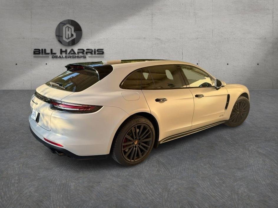 2020 Porsche Panamera GTS Sport Turismo's photo