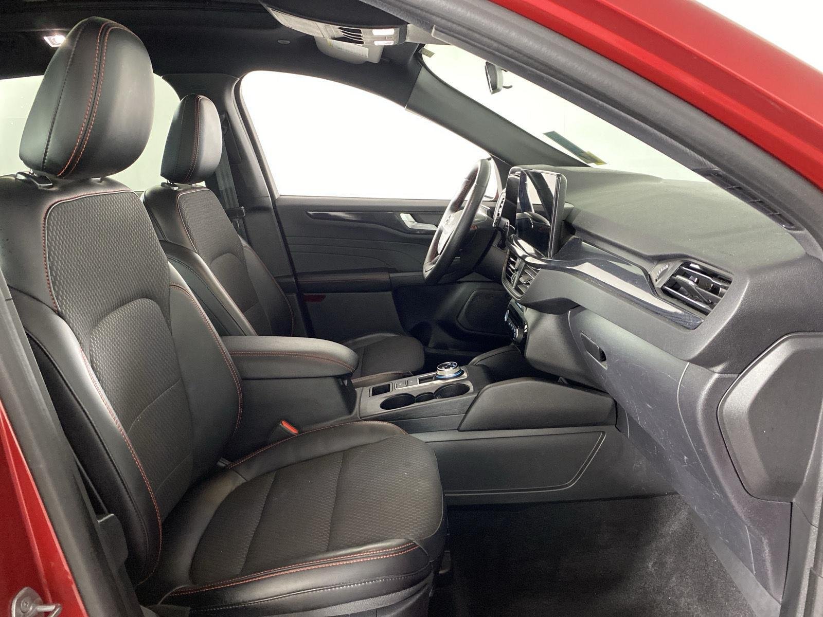 Used 2024 Rapid Red Metallic Tinted Clearcoat Ford ST-Line image 30