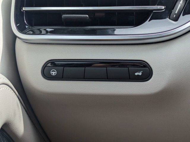 New 2027 RADIANT WHITE INFINITI Luxe AWD image 27