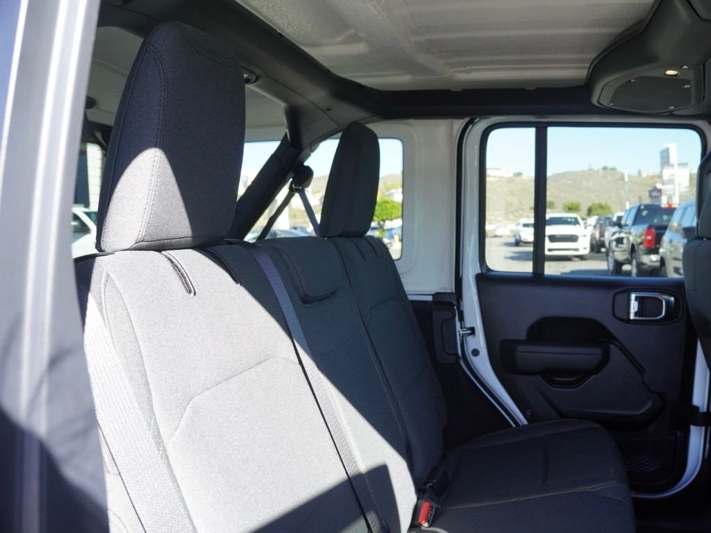 New 2026 Bright White Clear-Coat Exterior Paint Jeep Sport image 24