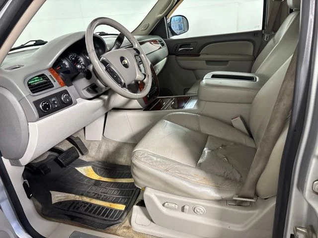 Used 2010 Silver Chevrolet LTZ image 14