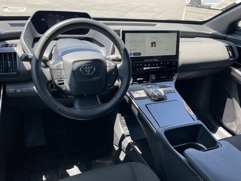 2023 Toyota bZ4X XLE - Photo 6