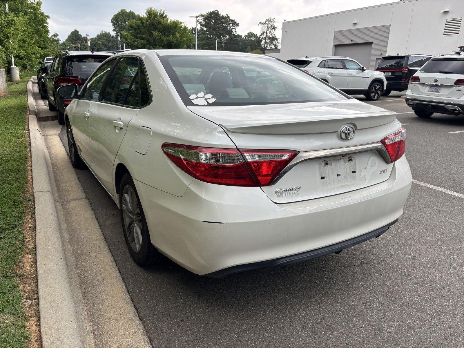 Used 2017 Blizzard Pearl Toyota SE image 3