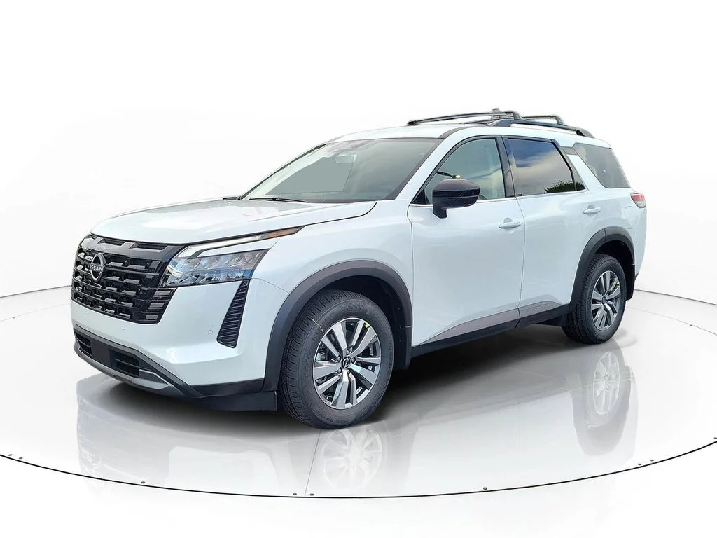 New 2026 White Nissan SL image 4