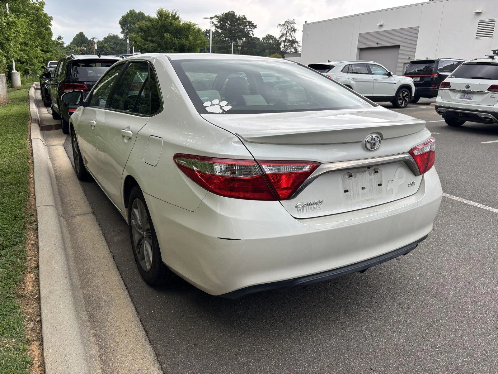 Used 2017 Blizzard Pearl Toyota SE image 3