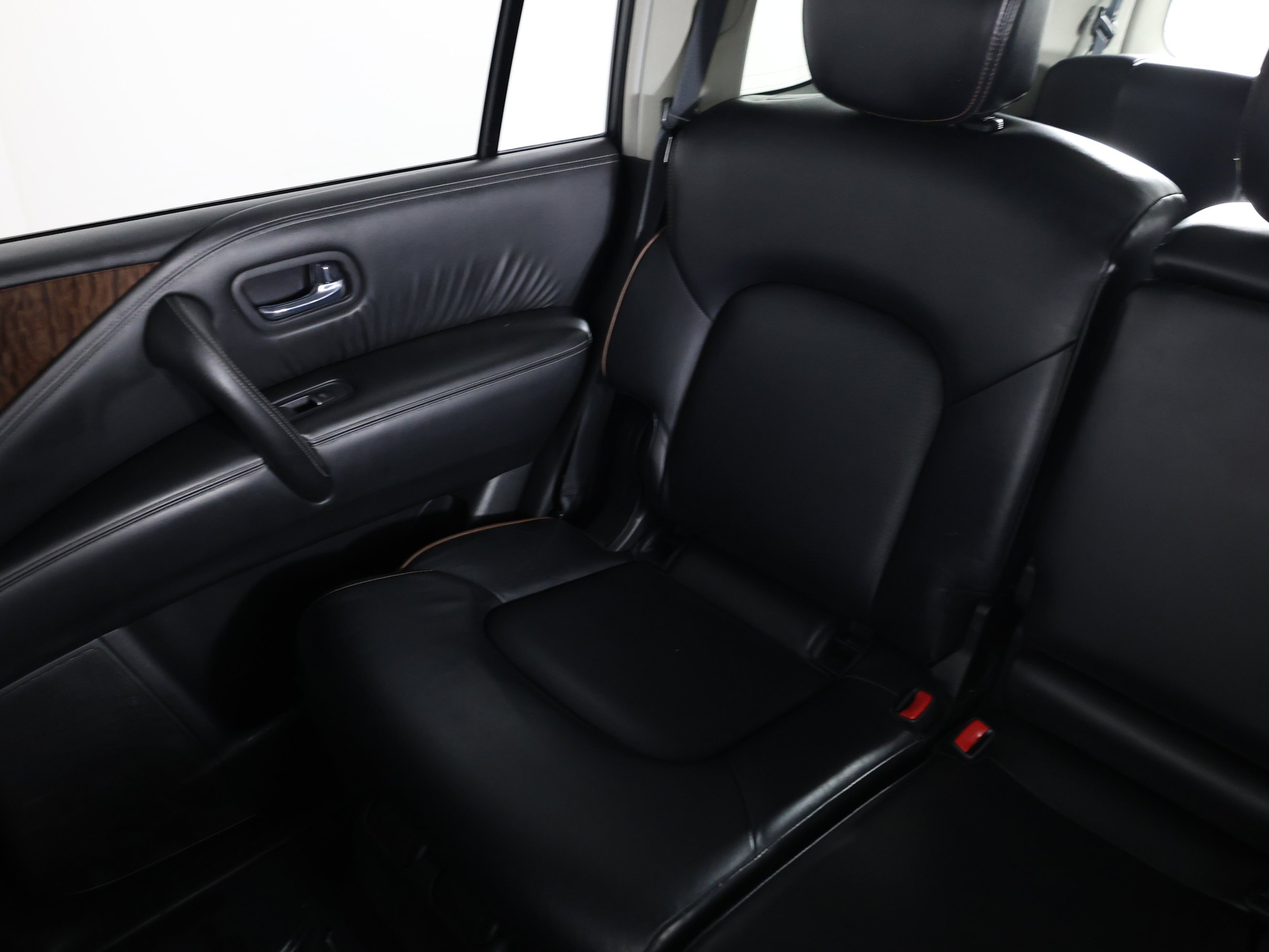 Used 2020 Gun Metallic Nissan SL image 9