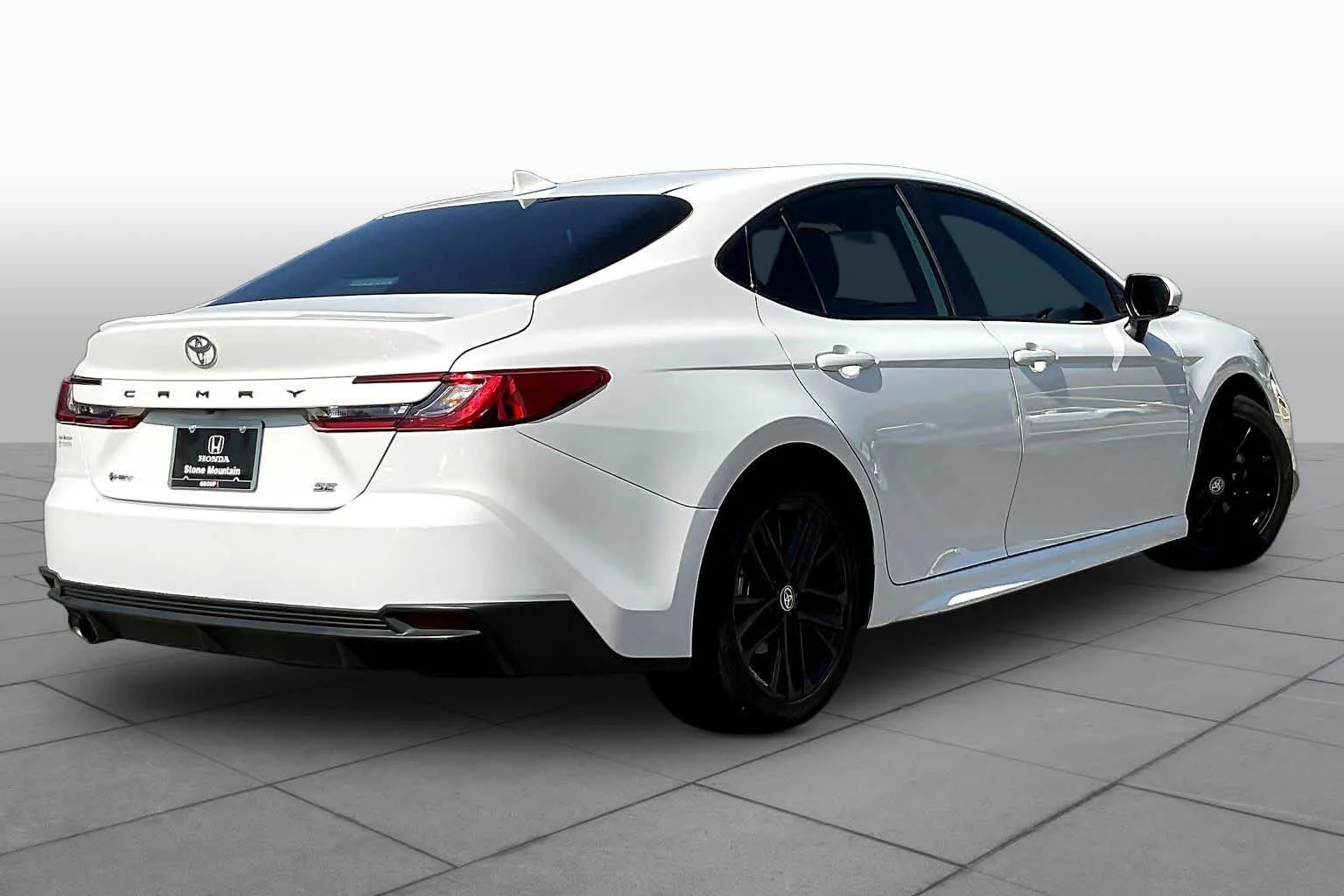 Used 2025 Ice Cap Toyota SE image 13