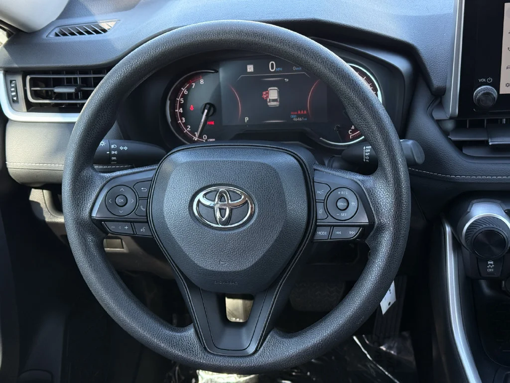 Used 2025  Toyota LE image 21