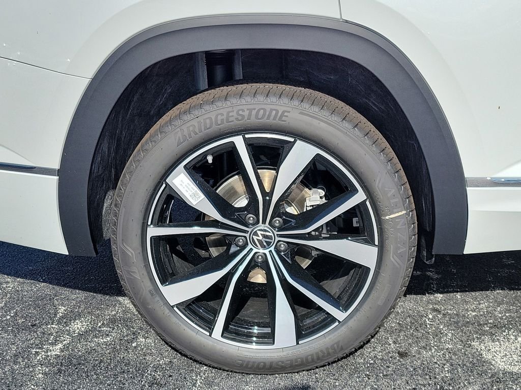 New 2026 White/off-white Volkswagen 2.0T SEL Premium R-Line image 5
