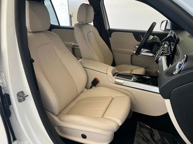 Used 2025 Polar White Mercedes-Benz 300 image 51