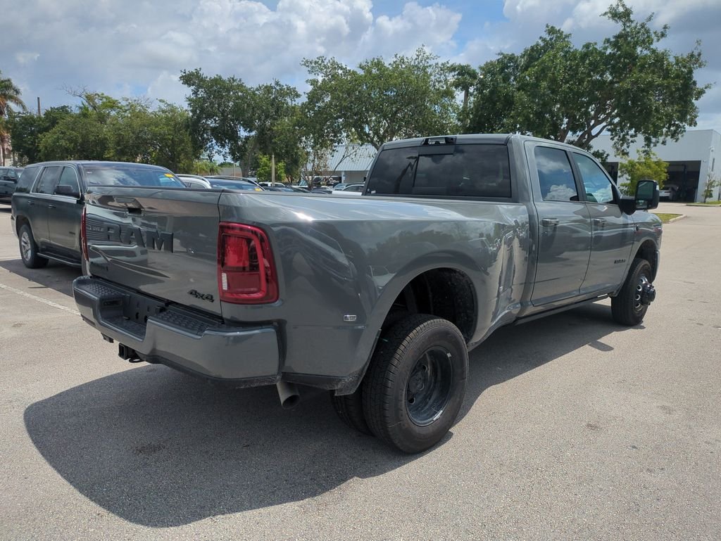 New 2026 Ceramic Gray Clear-Coat Exterior Paint RAM Laramie image 4