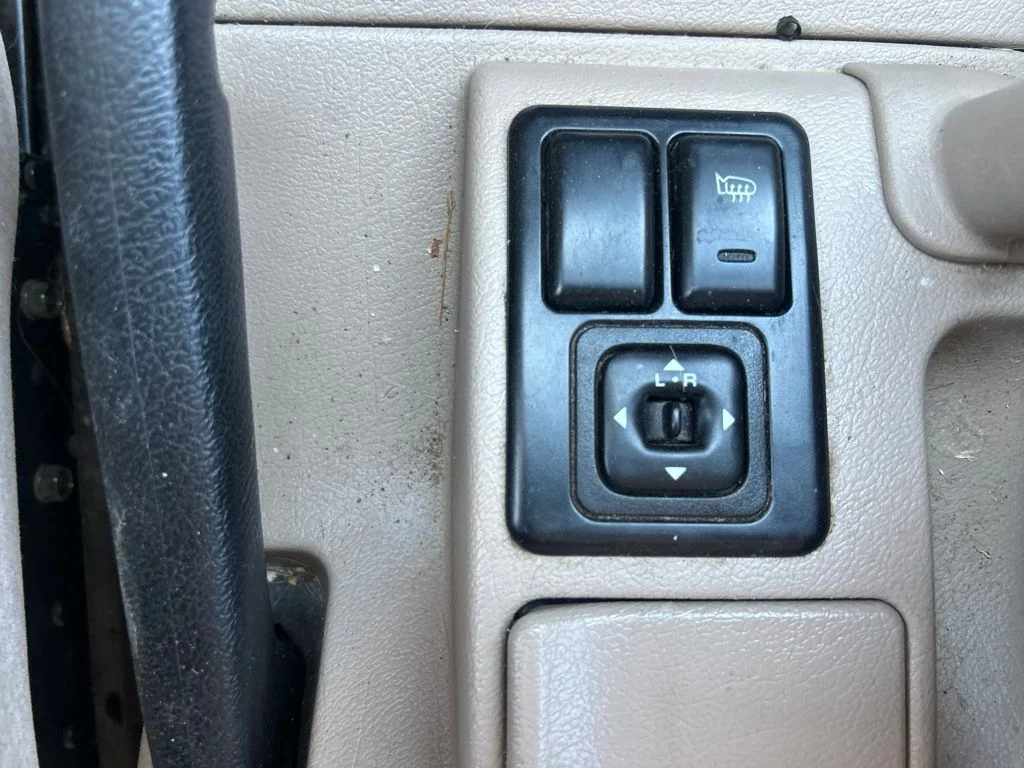 Used 2000 Foxfire Red Mica Isuzu S image 19