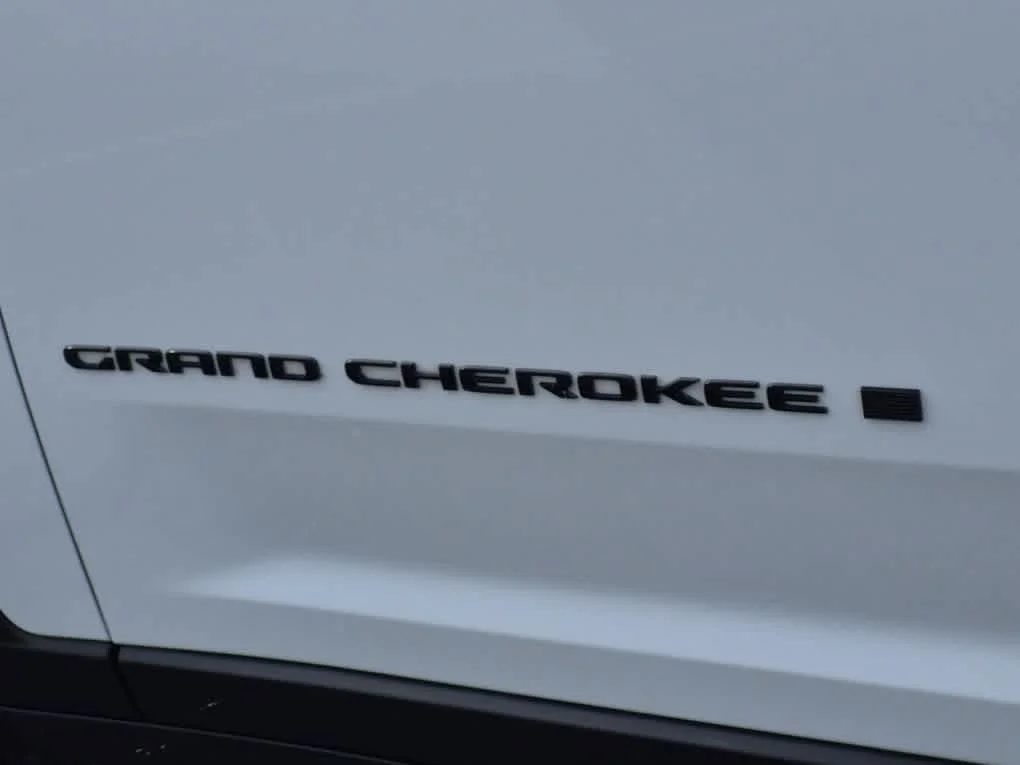 Used 2023 Bright White Clearcoat Jeep Altitude image 22