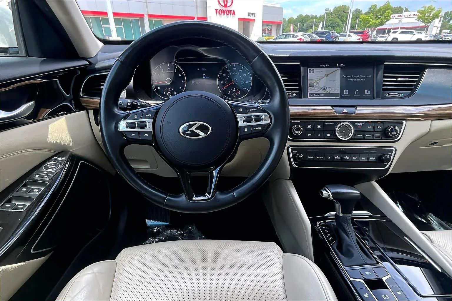 Used 2019 Snow White Pearl Kia Technology image 9