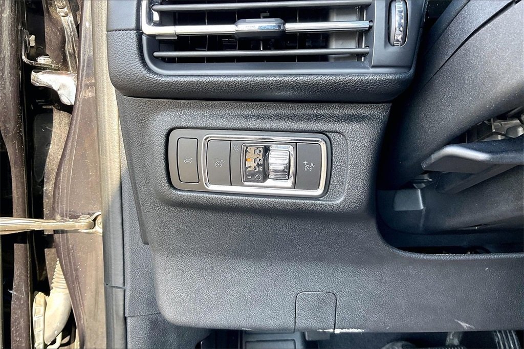 2023 LINCOLN CORSAIR - Image 32